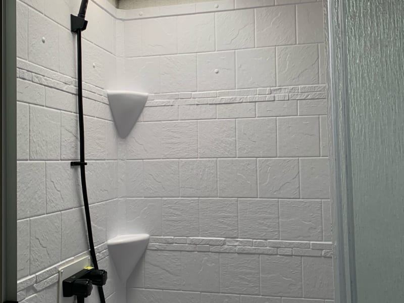 Full size shower