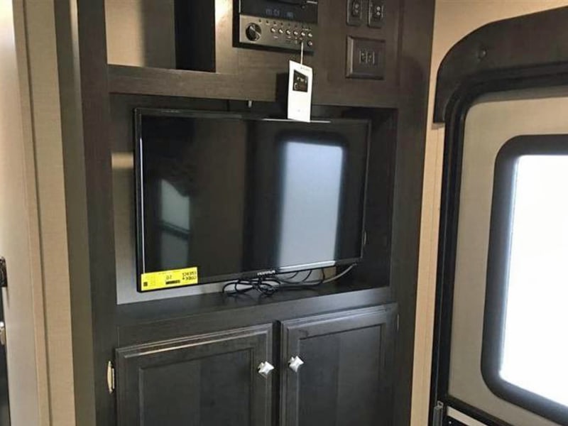 Entertainment center