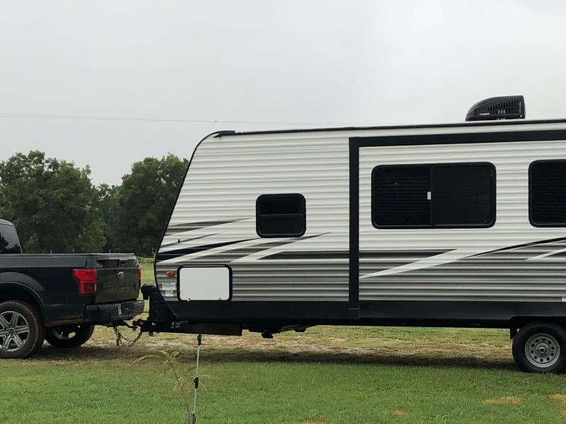 new clean camper tows great with any full size truck/suv