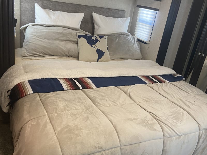 Master king size bedroom suite