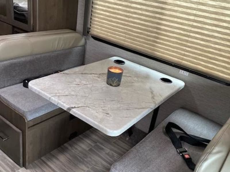 Dinette that can seat 4 people