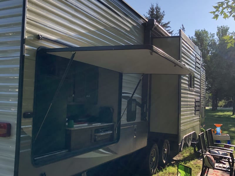 Outdoor Kitchen