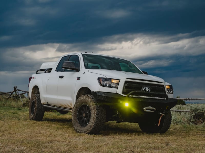 Rigid Industries SAE approved driving lights for added safety. 