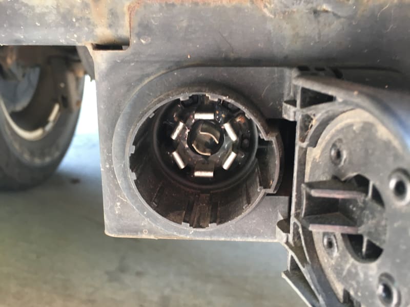 7-Pin connection on tow vehicle required