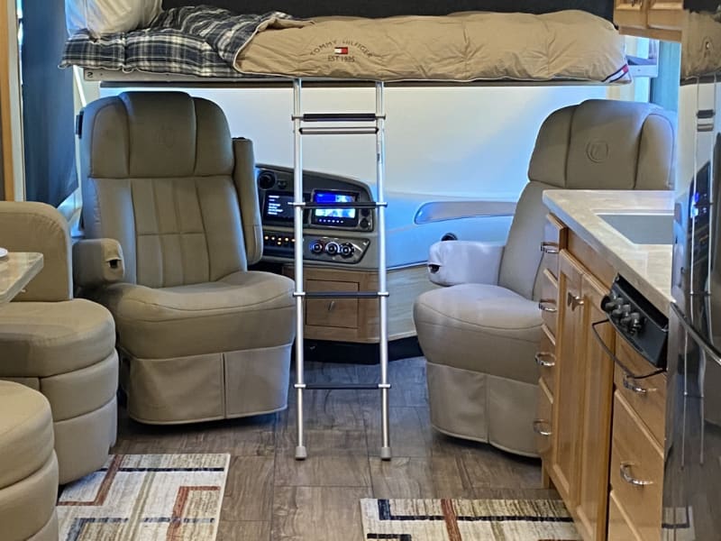 Above cockpit dropdown single sleeper.