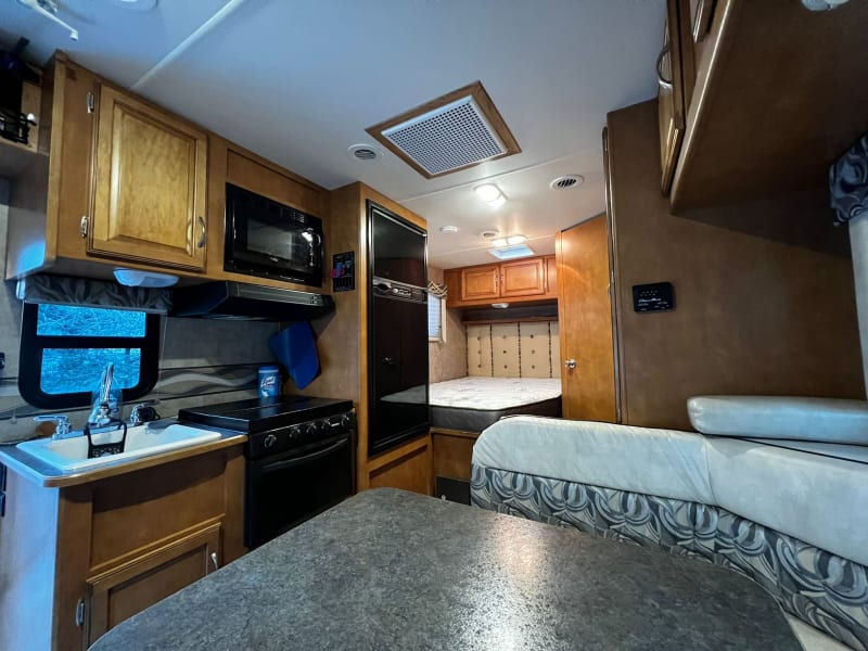 Enjoy your family meals in the U shaped dinette. 