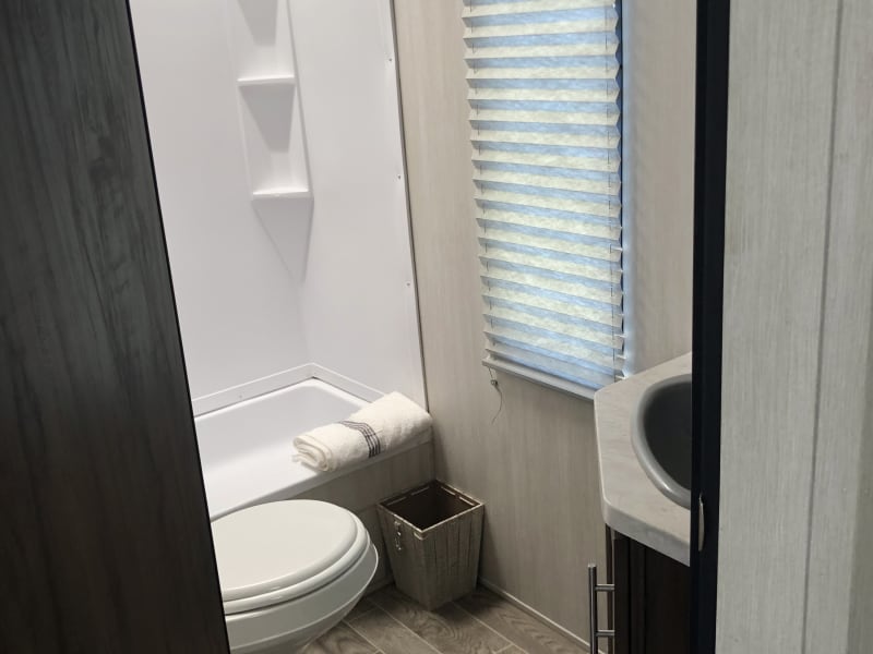 Full bathroom with towels included