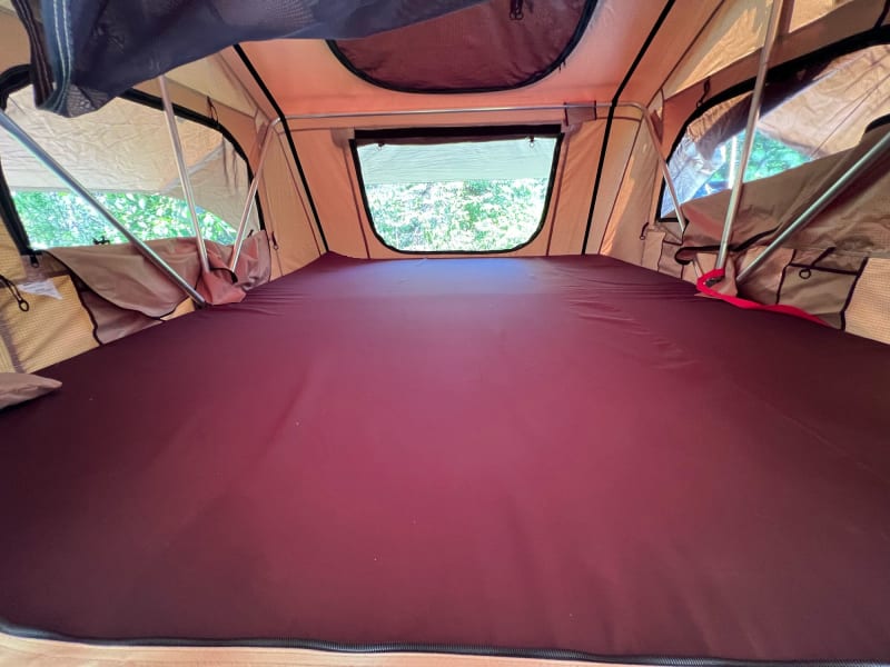 Large tent can accommodate extra people (up to 4)