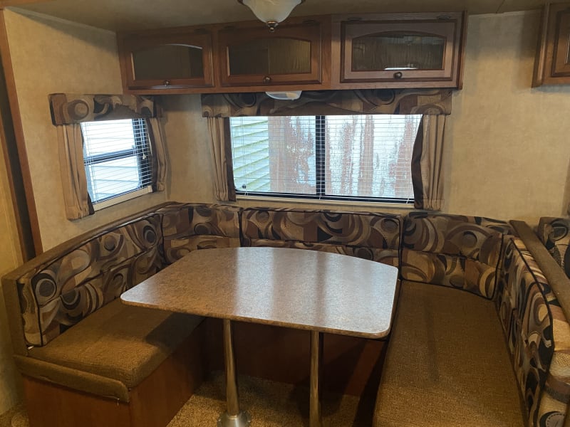 Oversized U-shaped dinette 