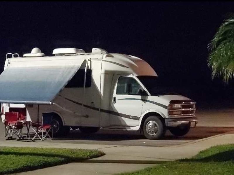 Deploy the awning and instantly make the space around your van your very own personal patio