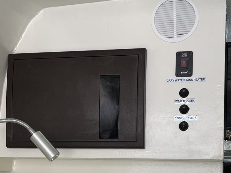 AC and DC Fuse box and controls