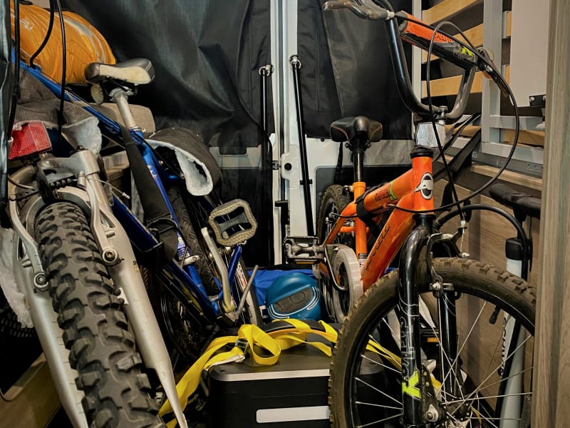 fasten bikes with L-track