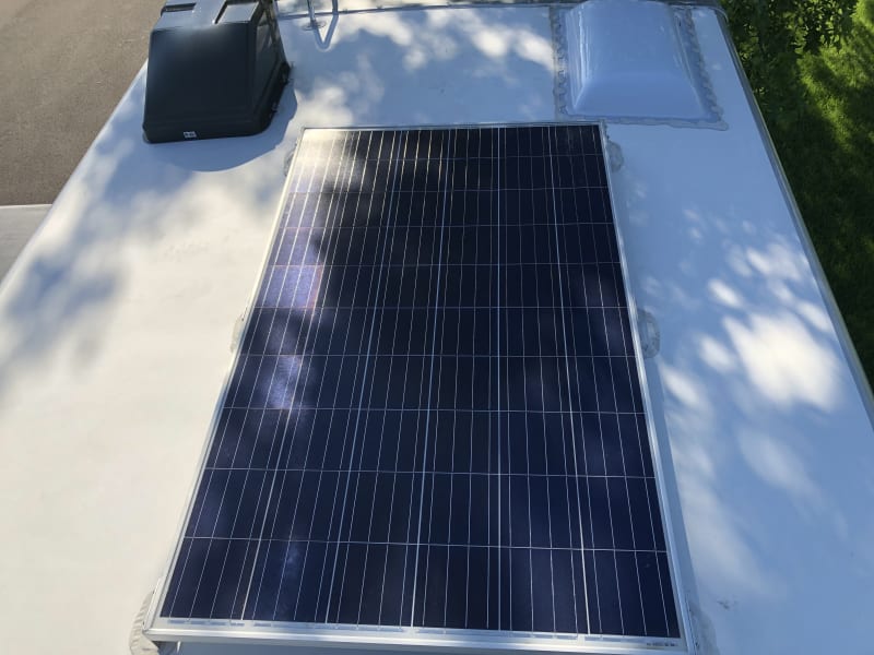 Roof  100watt solar panels 