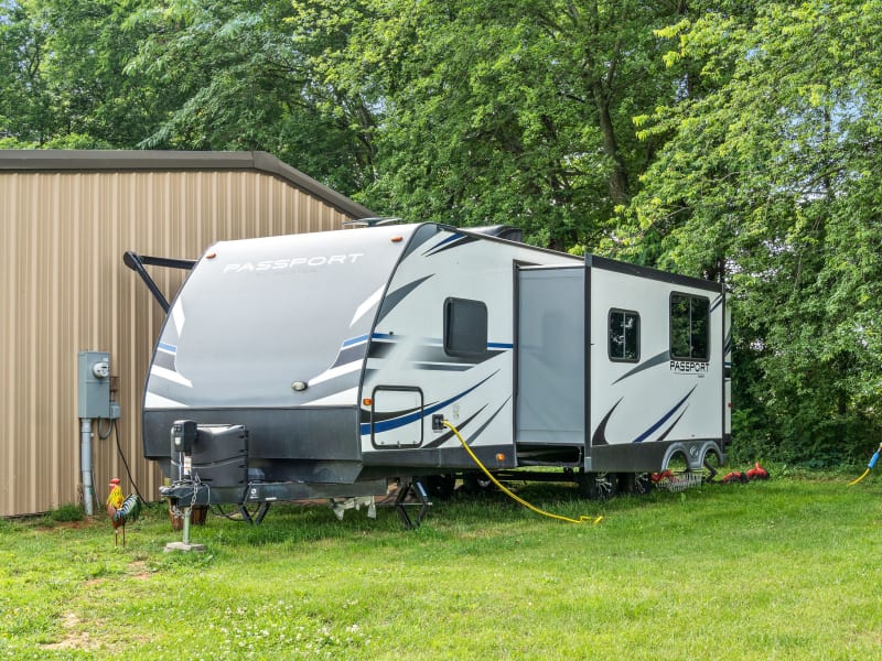 RV with glide extended (Driverside) 