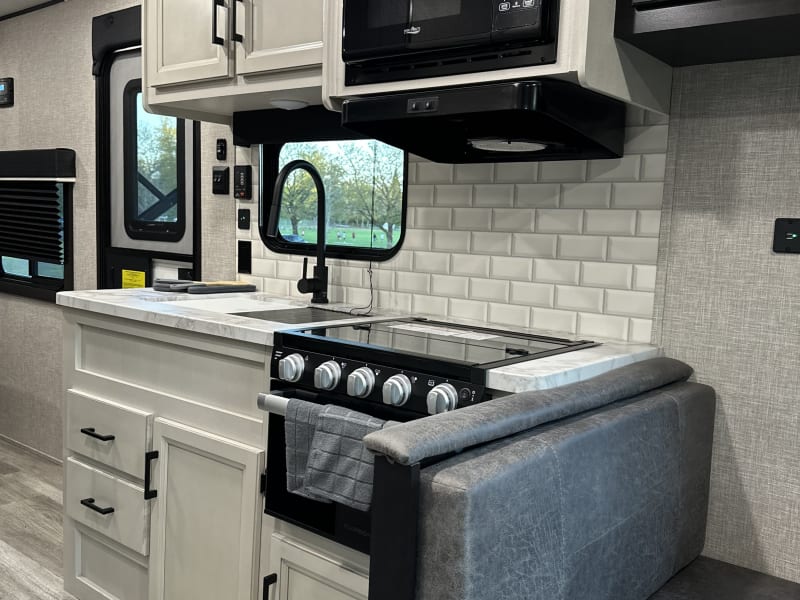 Double sink with drying rack