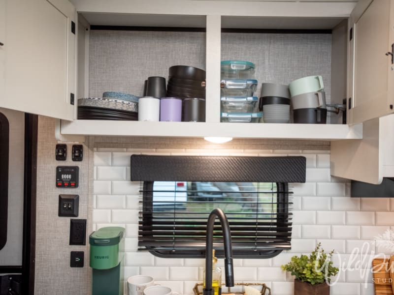 Kitchen Plates, Bowls, Cups and Tupperware Included