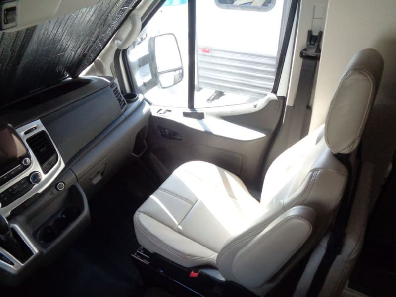 Both front seats swivel, so that when you are parked the can face towards the kitchen and dining areas