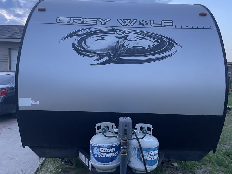 Dual propane tanks
