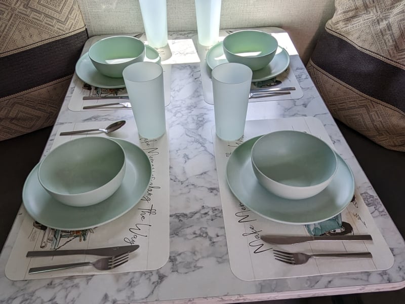 Plates, bowls and cups for 5 people are provided. Enjoy the comforts of home while on the go!
