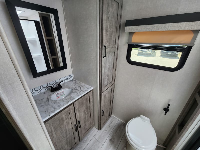 Sink and toilet area