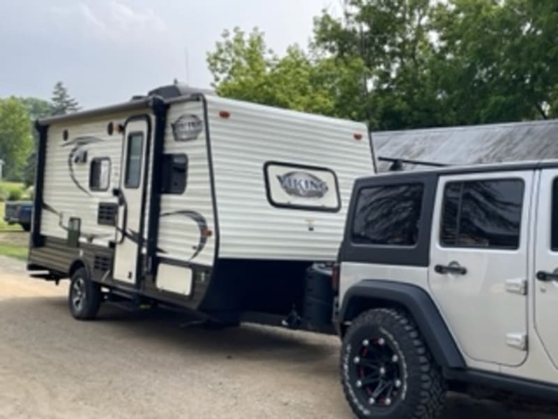 Weight under 3500 lbs; easy to haul with multiple vehicle types