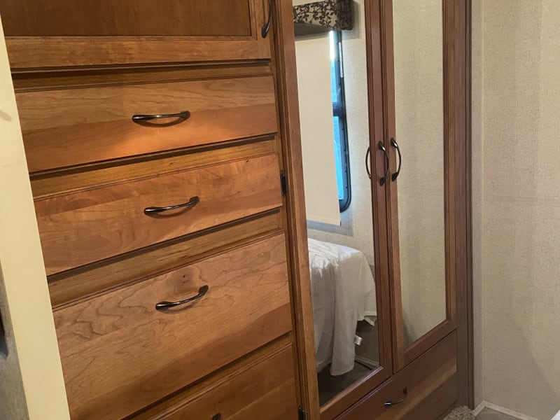 Bedroom storage & closet
