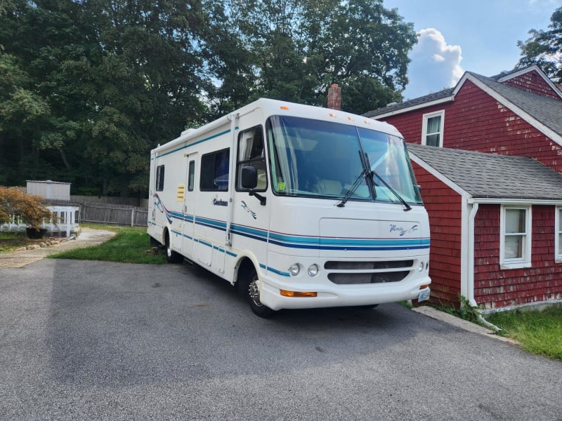 Travel in a RV! Rent the 1998 Coachmen Mirada