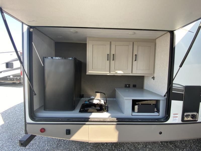 Outdoor kitchen