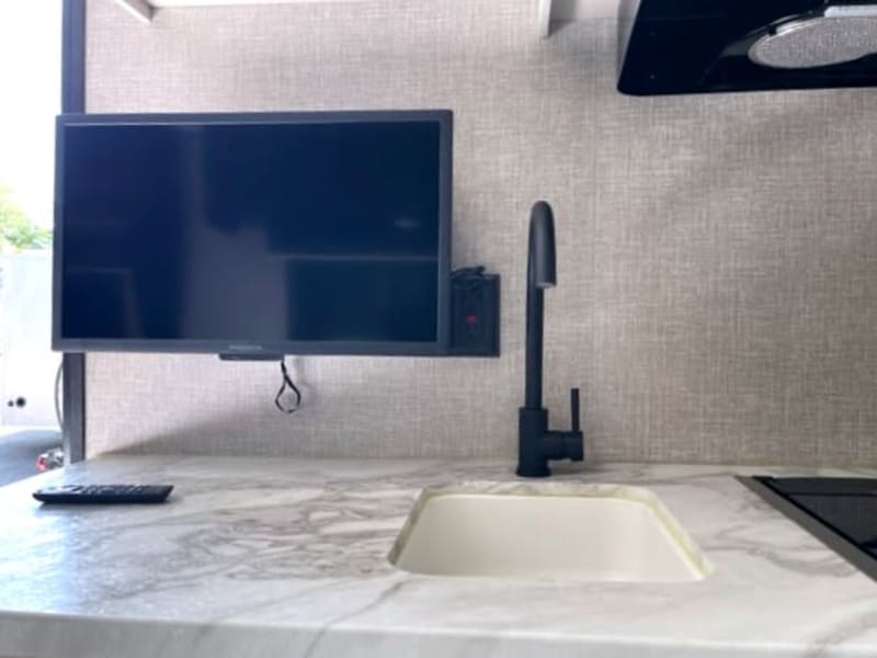 Now Upgraded with a Smart TV. 