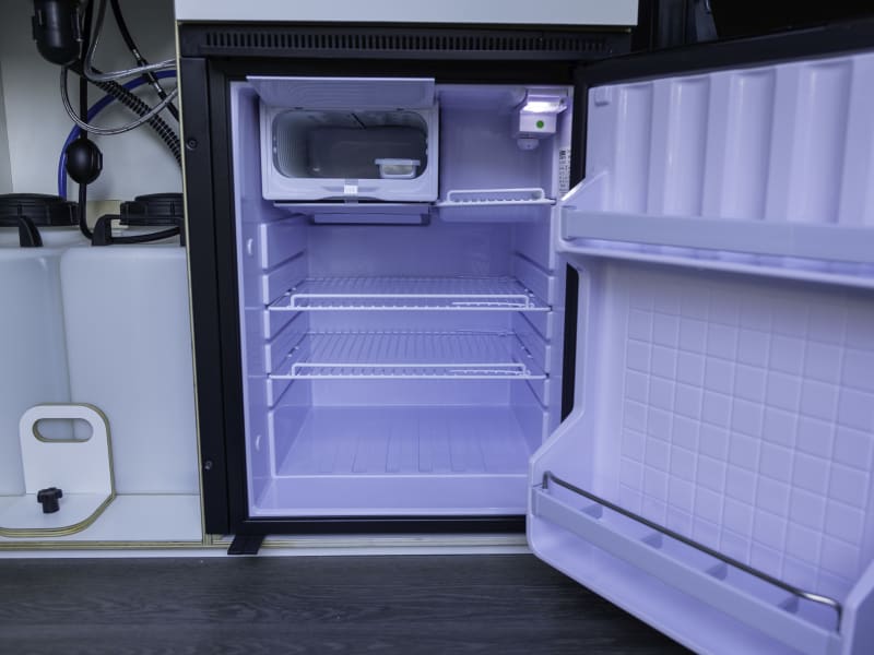 85L Isotherm refrigerator with freezer keeps all your food fresh