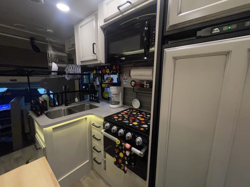 Gas stove and oven