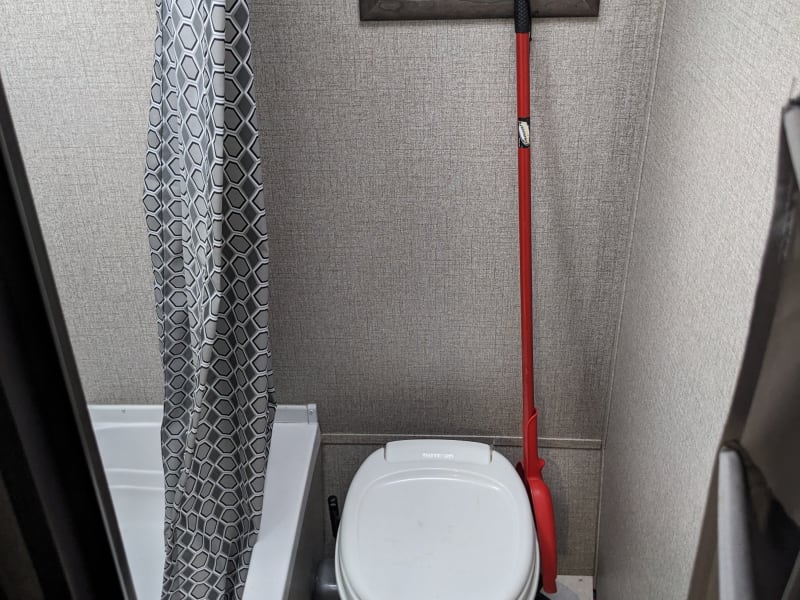 toilet, shower. Basic bath, but it all works. 