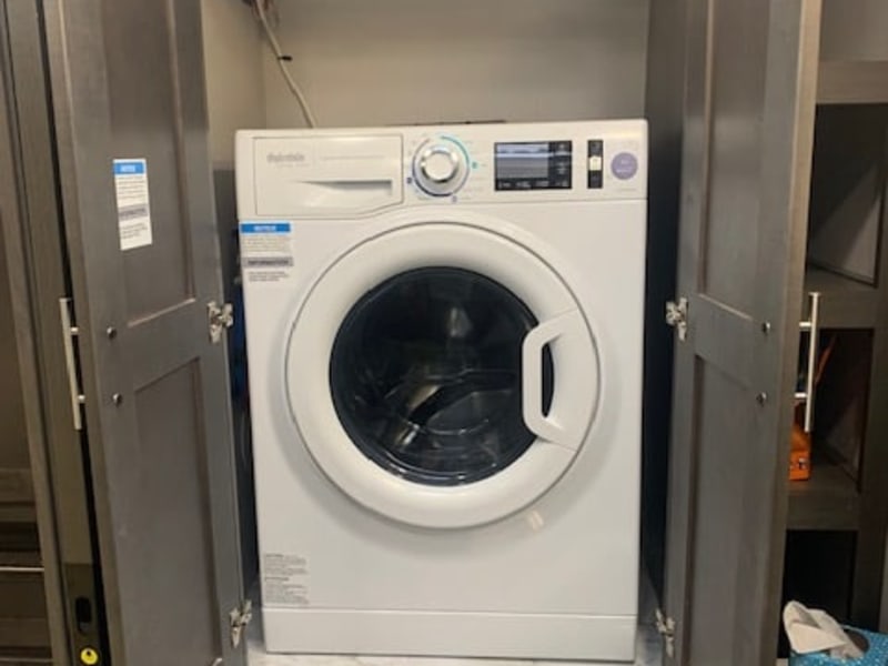 Combo washer/dryer - main bath 