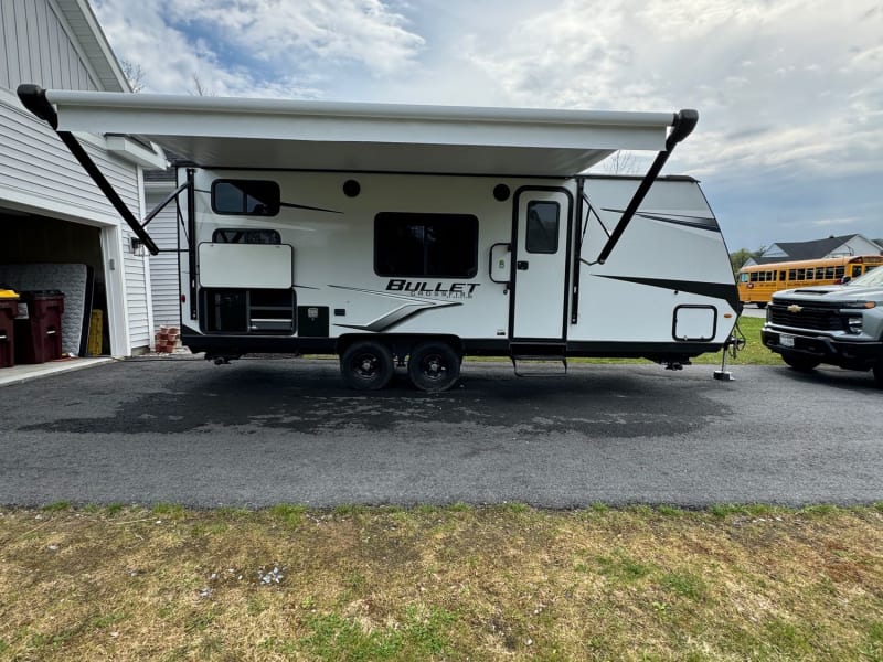 17’ Awning extended 