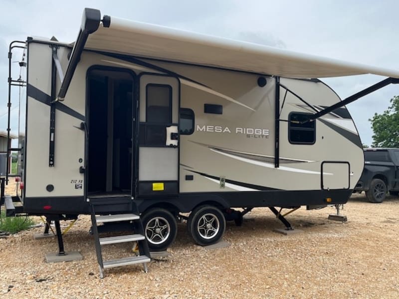 Great camper for a couple or small family.