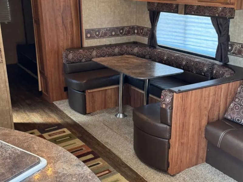 Has an amazing large dining table for game night!!
