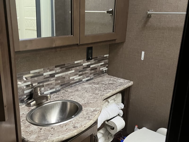 Clean bathroom!