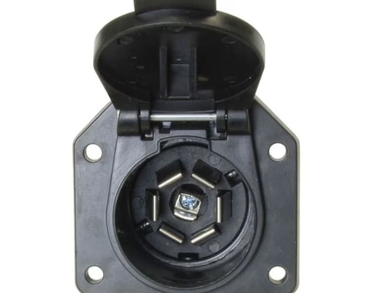 This is the electrical connector you will need on your tow vehicle in order for the lights to work, as well as the trailer brakes.