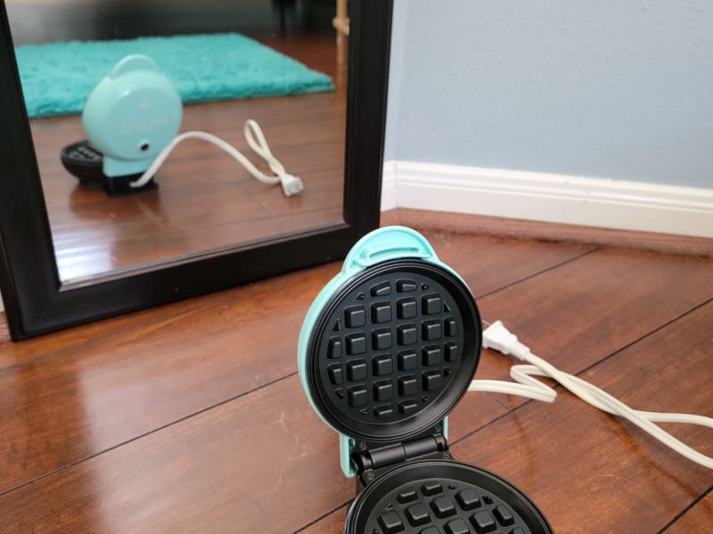 Mini waffle maker