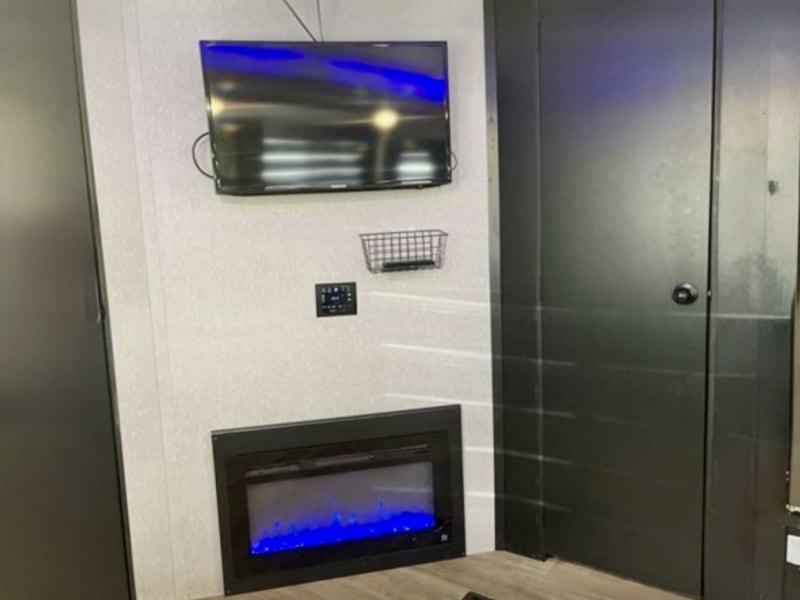 Fire place, TV and Pantry