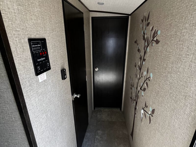 Short hallway to bedroom