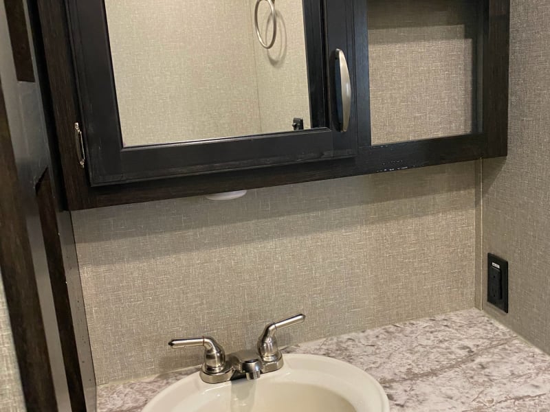 Bathroom vanity