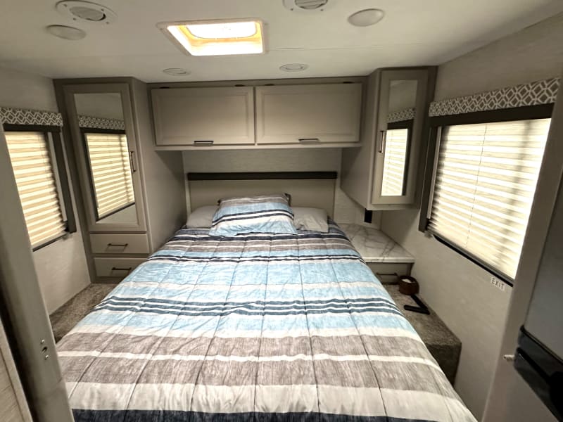 Super comfy full size queen bed, not the standard thin motor home mattress 