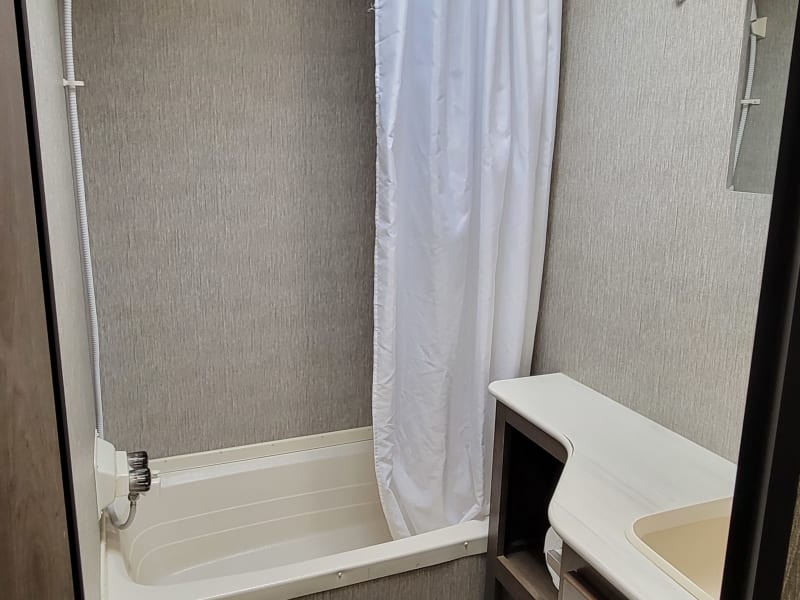 Shower & Tub