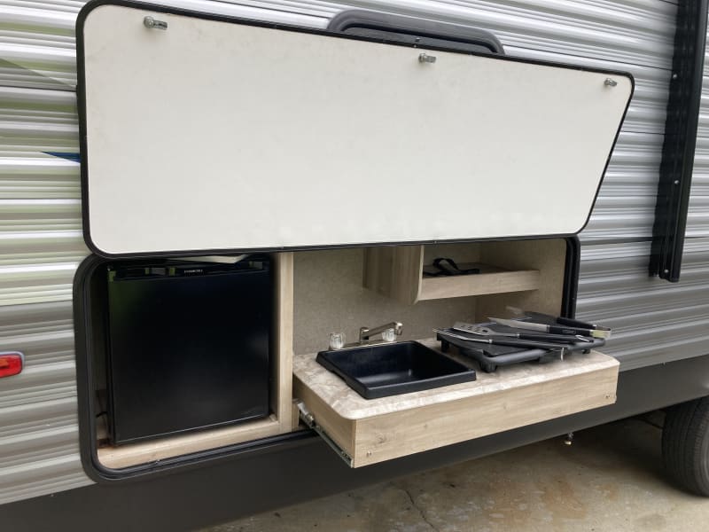 outside kitchen