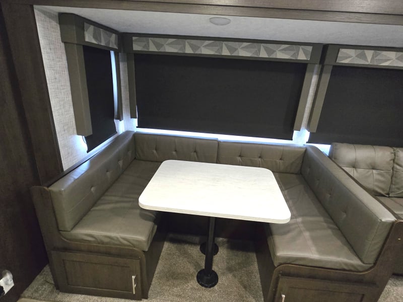 Dinette (collapsible, sleeps 2)