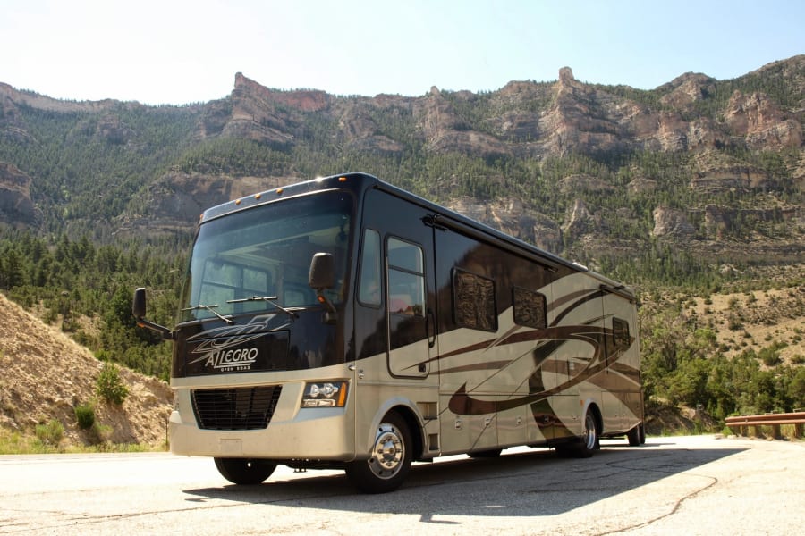 2010 Tiffin Motorhomes Allegro Open Road Motor Home Intégral Al In Cleveland Tn Outdoorsy - Tiffin Motorhome Coffee Table 2010 Tiffin Motorhomes Allegro Open Road Motor Home Intégral Al In Cleveland Tn Outdoorsy - Tiffin Motorhome Coffee Table