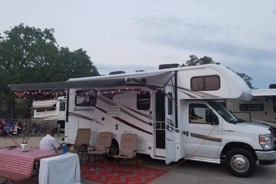 2017 Forest River Sunseeker Motor Home Class C Rental In Crystal