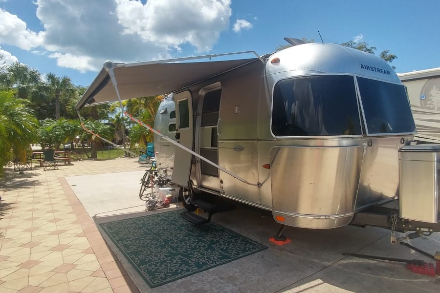 airstream dog house