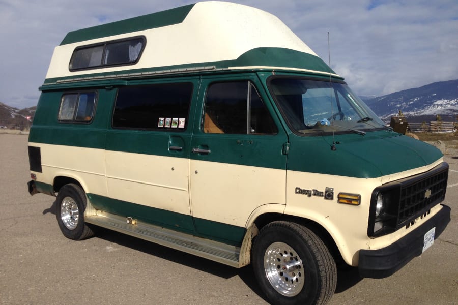 Chevrolet Motor Home Camper Van Rental 